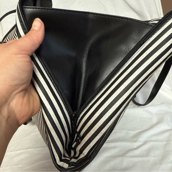 Oscar de la Renta Black and White Striped Tote - Picture 6 of 11